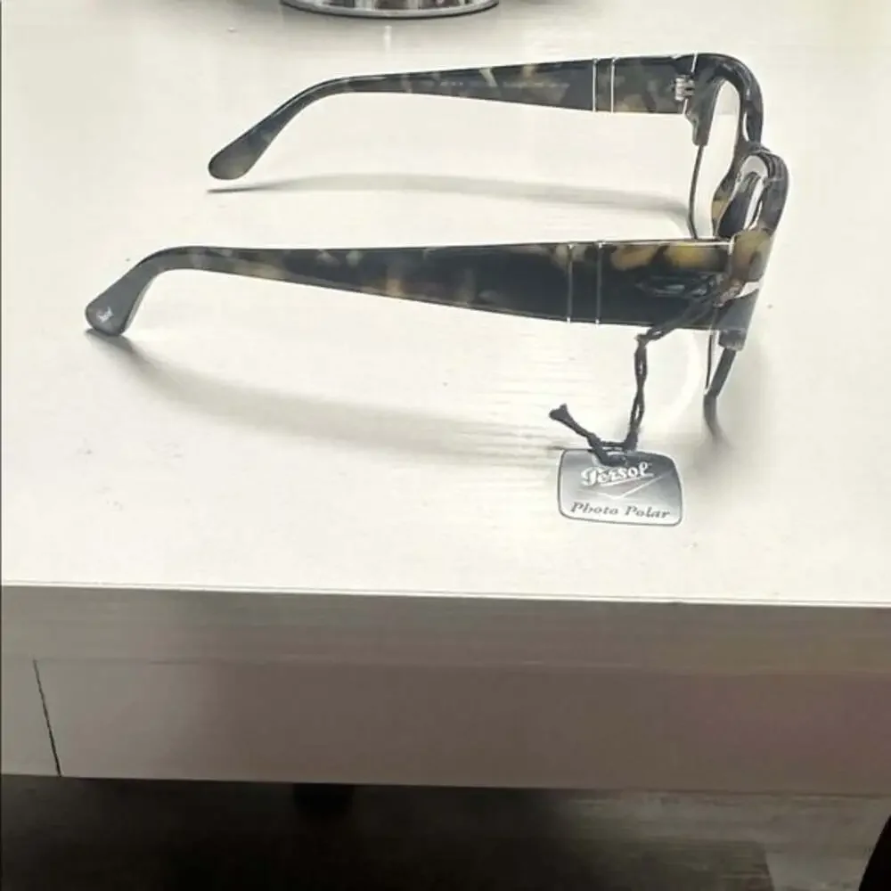 Persol Tortoise Shell Glasses/Sunglasses